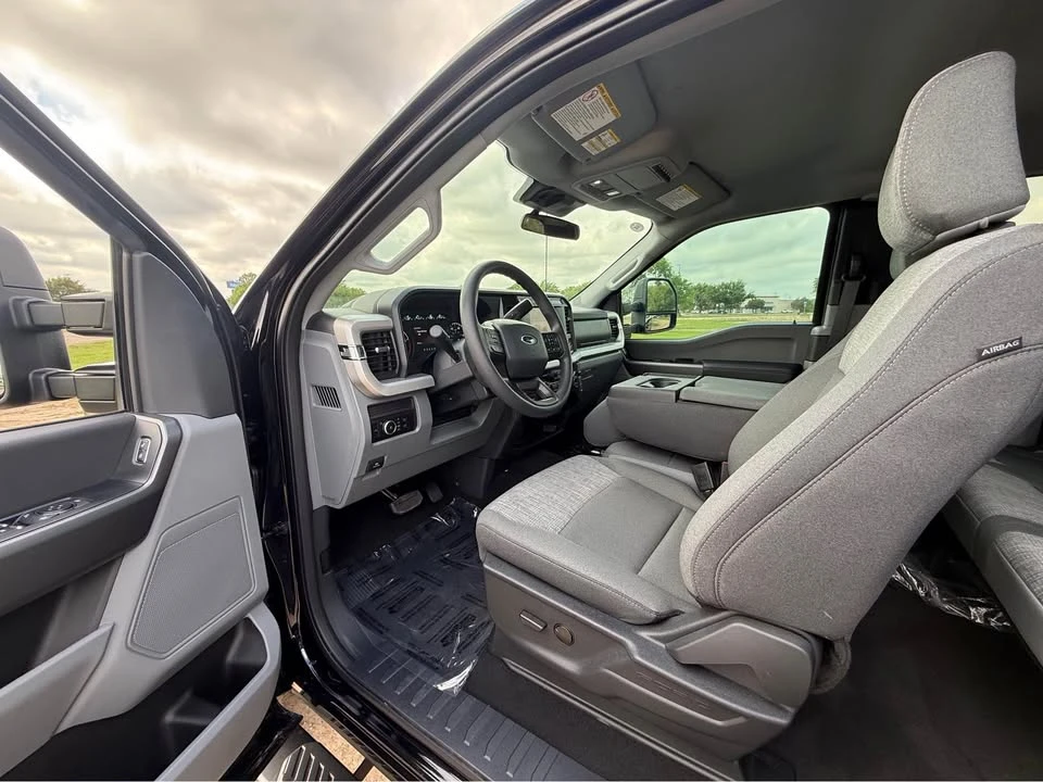 2025 Ford Super Duty 5th Gen - Image 6 of 14