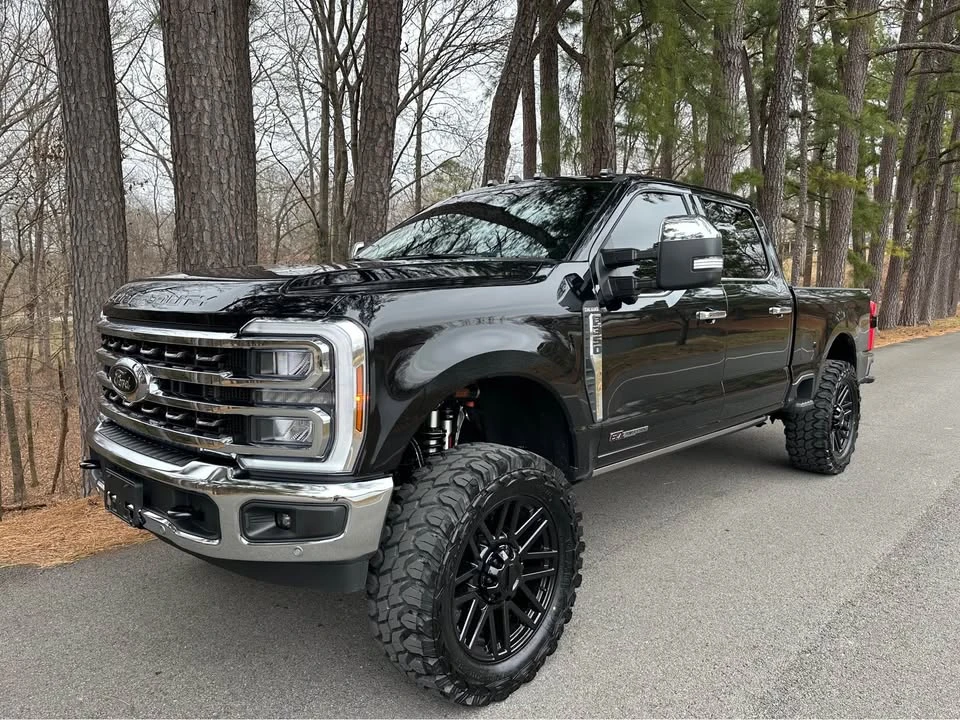 2025 Ford Super Duty 5th Gen - Image 2 of 18