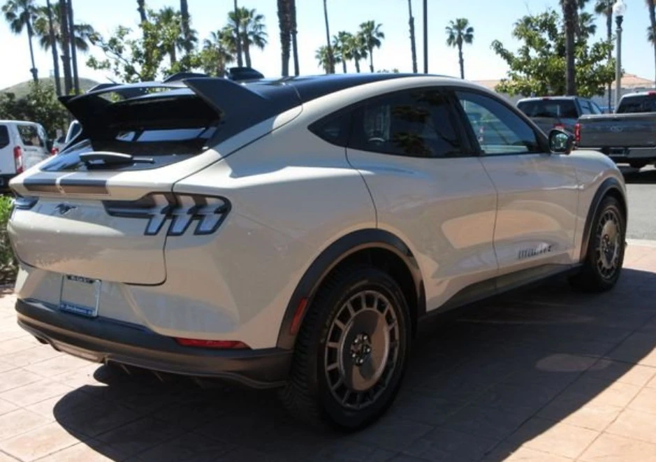 2025 Ford Mustang Mach-E - Image 4 of 9