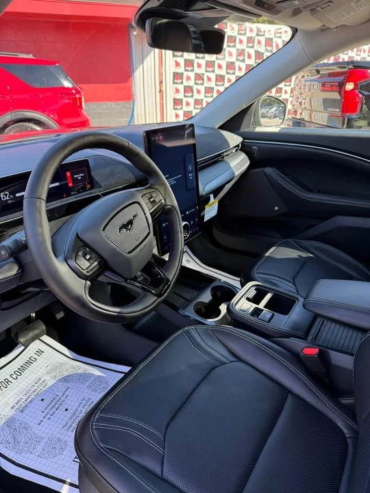 2025 Ford S650 Mustang - Image 5 of 7