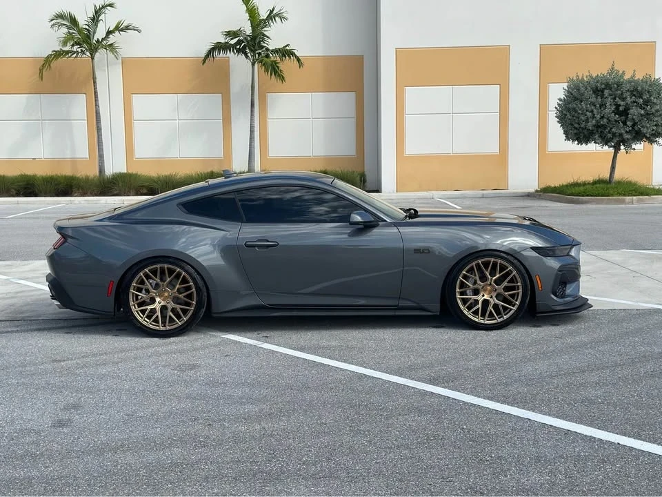 2025 Ford S650 Mustang - Image 2 of 8