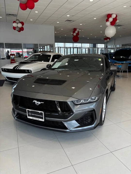 2025 Ford S650 Mustang - Image 2 of 12