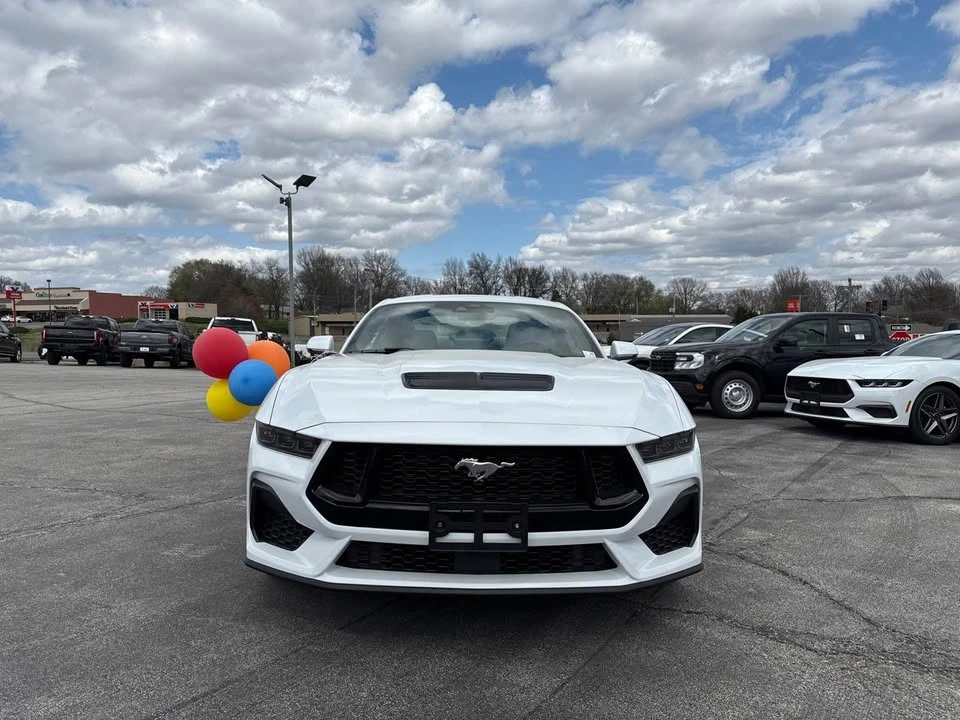 2025 Ford S650 Mustang - Image 2 of 20