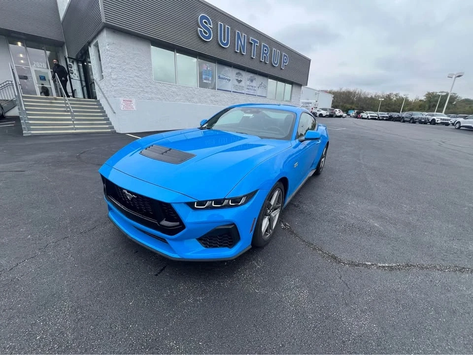 2025 Ford S650 Mustang - Image 2 of 13