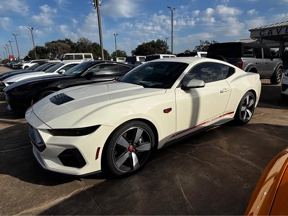 2025 Ford S650 Mustang - Image 2 of 6