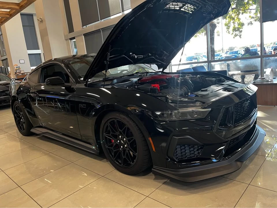 2025 Ford S650 Mustang - Image 2 of 10