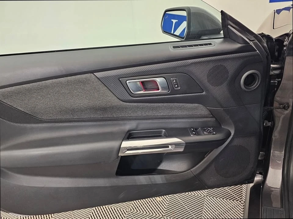2025 Ford S650 Mustang - Image 9 of 10