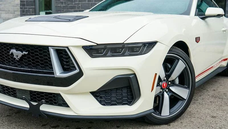 2025 Ford S650 Mustang - Image 2 of 18