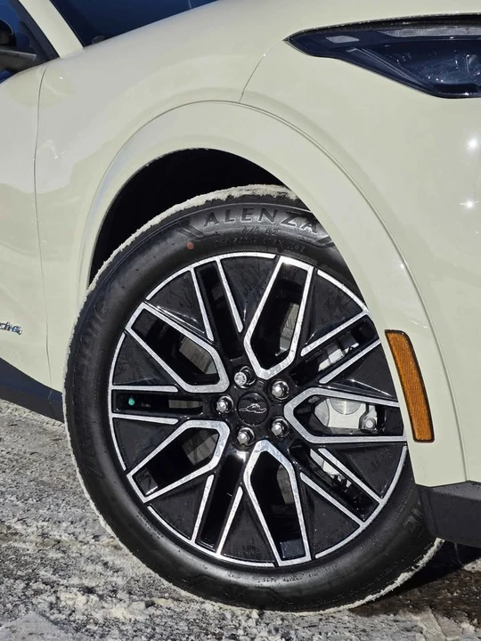 2025 Ford Mustang Mach-E - Image 5 of 16