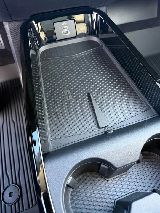 2025 Ford Mustang Mach-E - Image 9 of 10