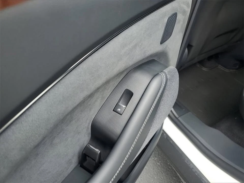 2025 Ford Mustang Mach-E - Image 10 of 11