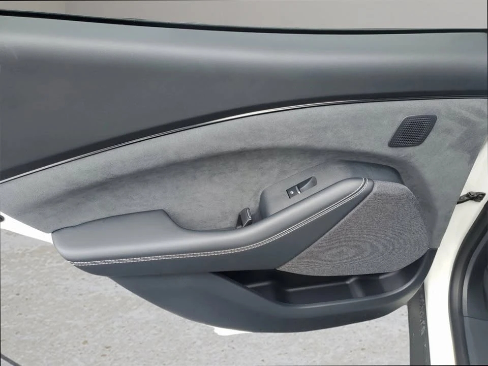2025 Ford Mustang Mach-E - Image 9 of 11