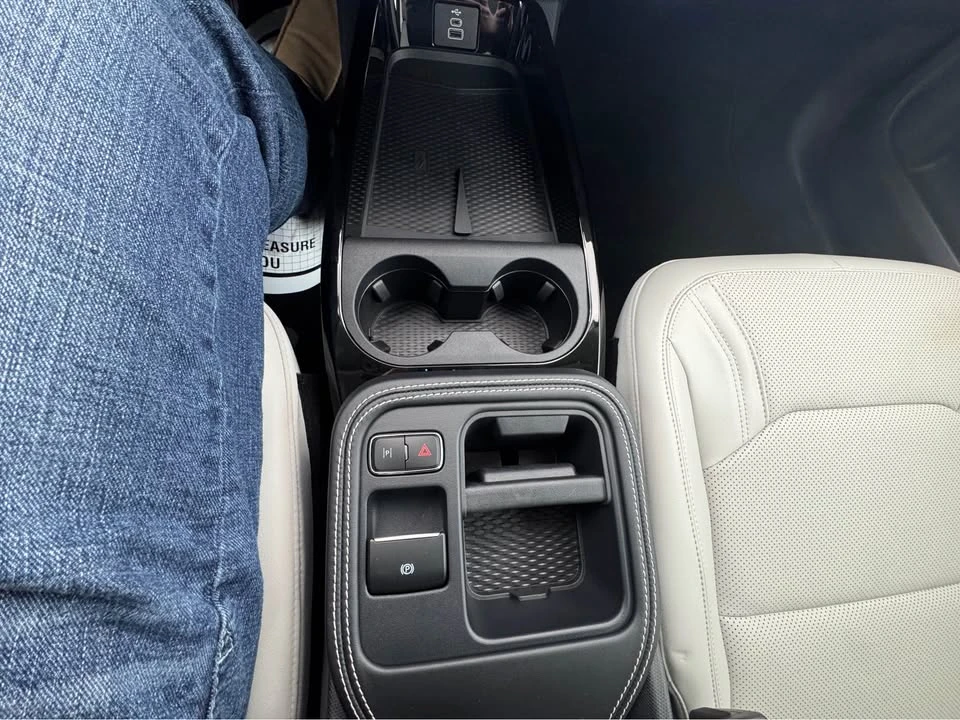 2025 Ford Mustang Mach-E - Image 13 of 15