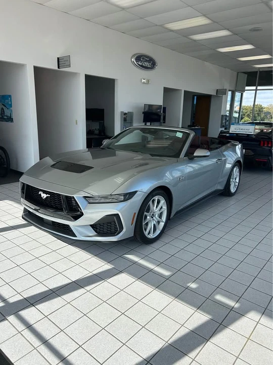 2025 Ford S650 Mustang - Image 2 of 17