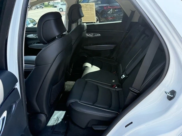 2025 Genesis GV70 - Image 12 of 21