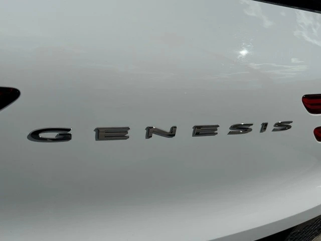 2025 Genesis GV70 - Image 18 of 21
