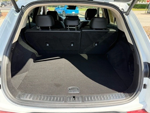 2025 Genesis GV70 - Image 16 of 21