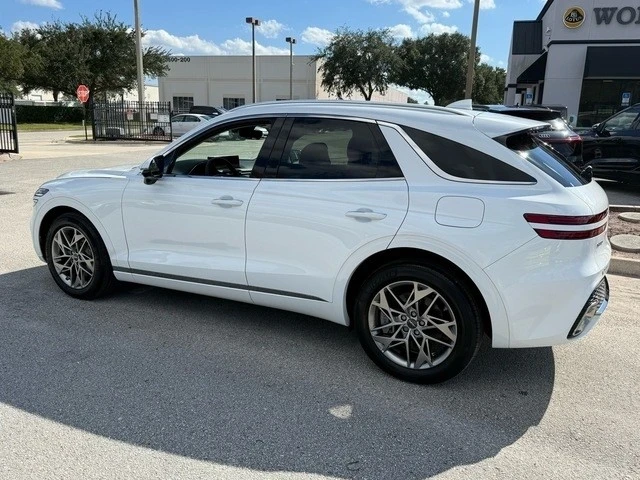 2025 Genesis GV70 - Image 10 of 21