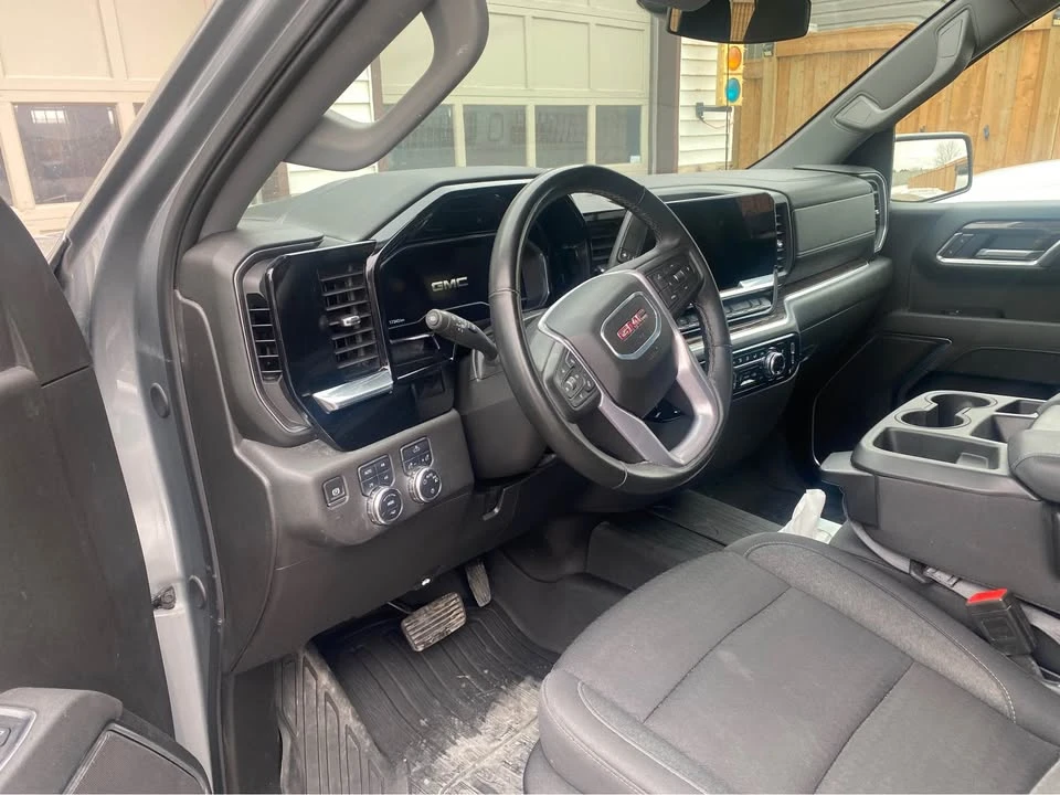 2025 GMC Sierra 5th Gen - Image 7 of 10