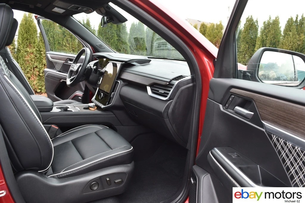 2025 GMC Acadia - Image 18 of 21