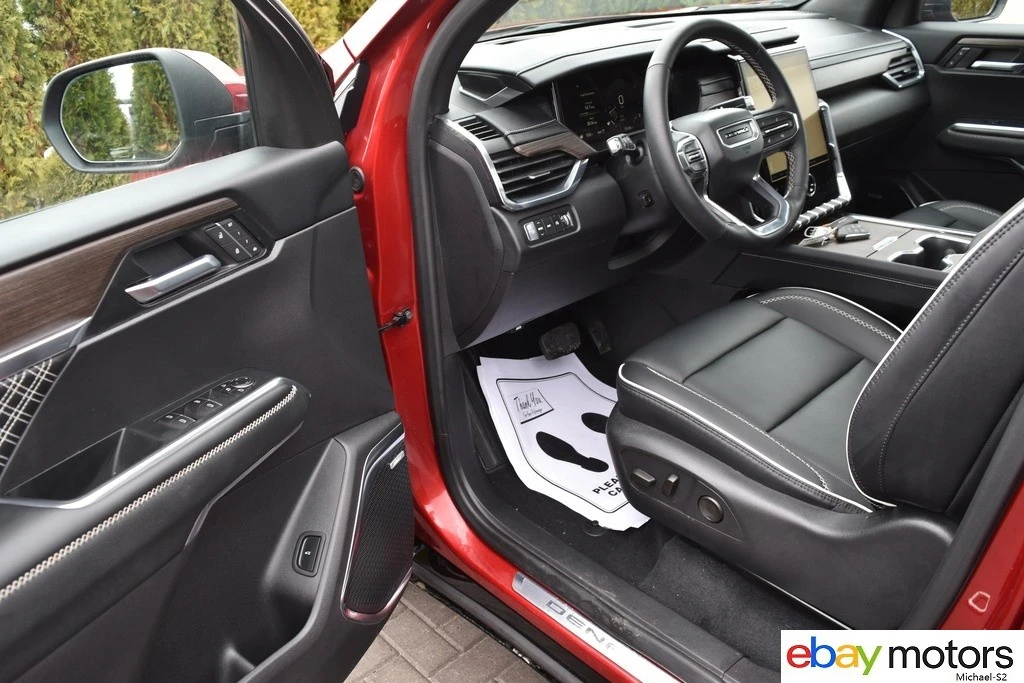 2025 GMC Acadia - Image 11 of 21