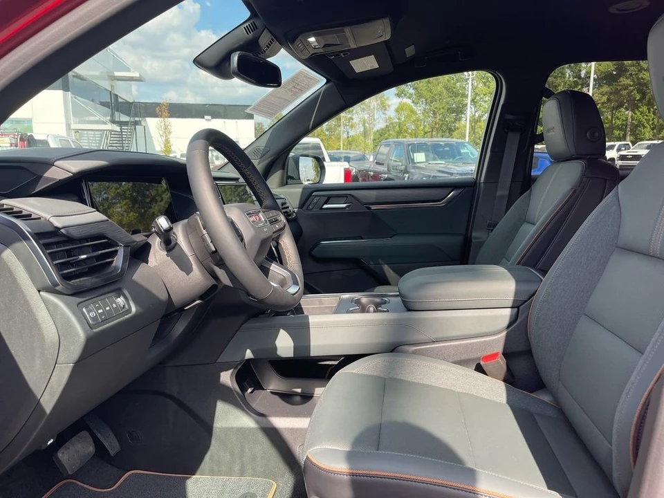 2025 GMC Acadia - Image 9 of 12