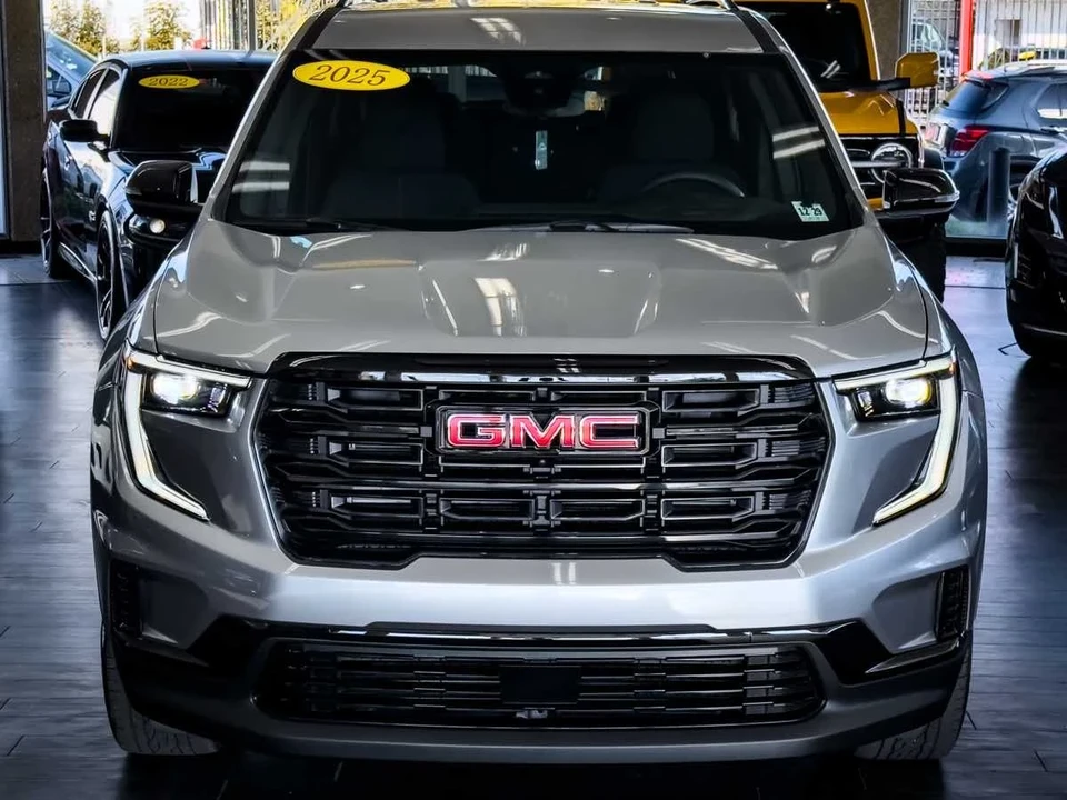 2025 GMC Acadia - Image 3 of 21
