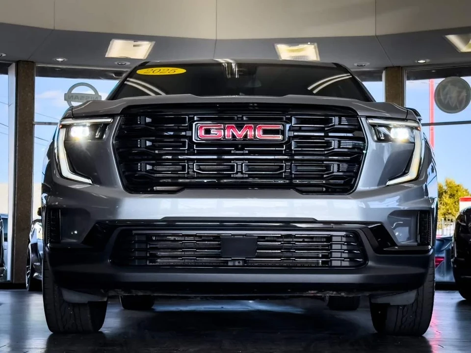 2025 GMC Acadia - Image 4 of 21