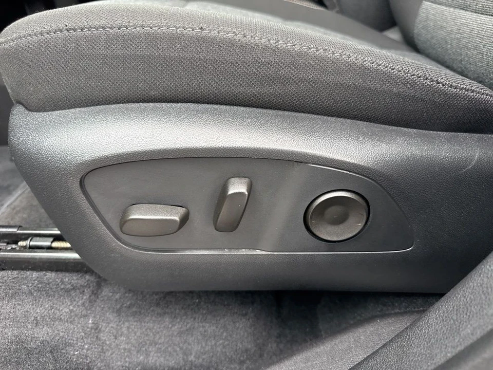 2025 GMC Acadia - Image 10 of 12