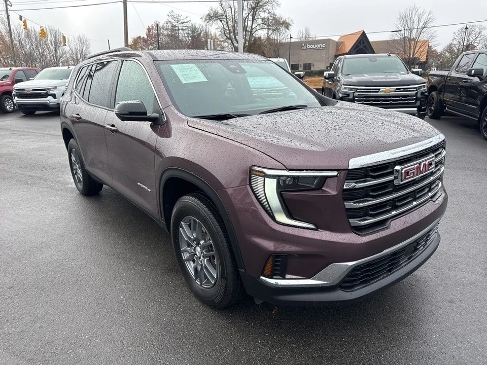 2025 GMC Acadia - Image 7 of 12
