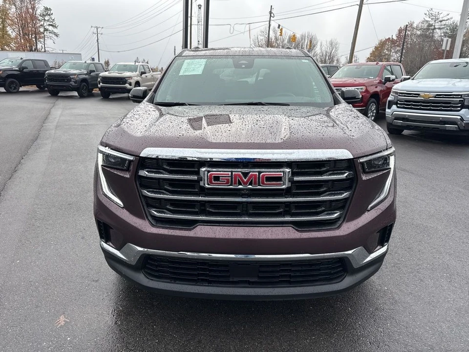 2025 GMC Acadia - Image 8 of 12