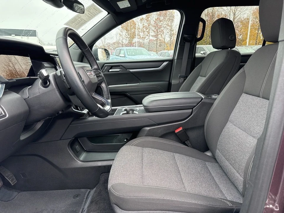 2025 GMC Acadia - Image 9 of 12