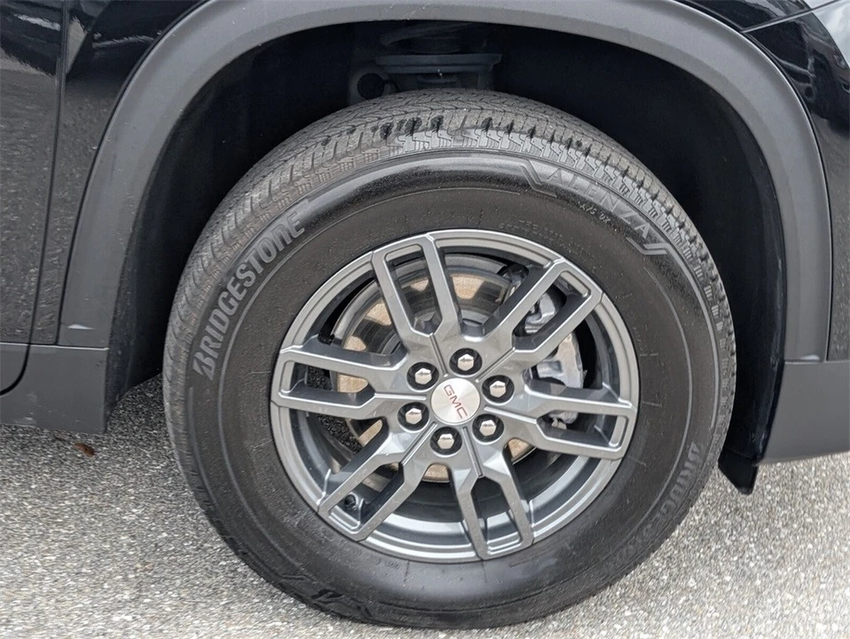 2025 GMC Acadia - Image 9 of 12
