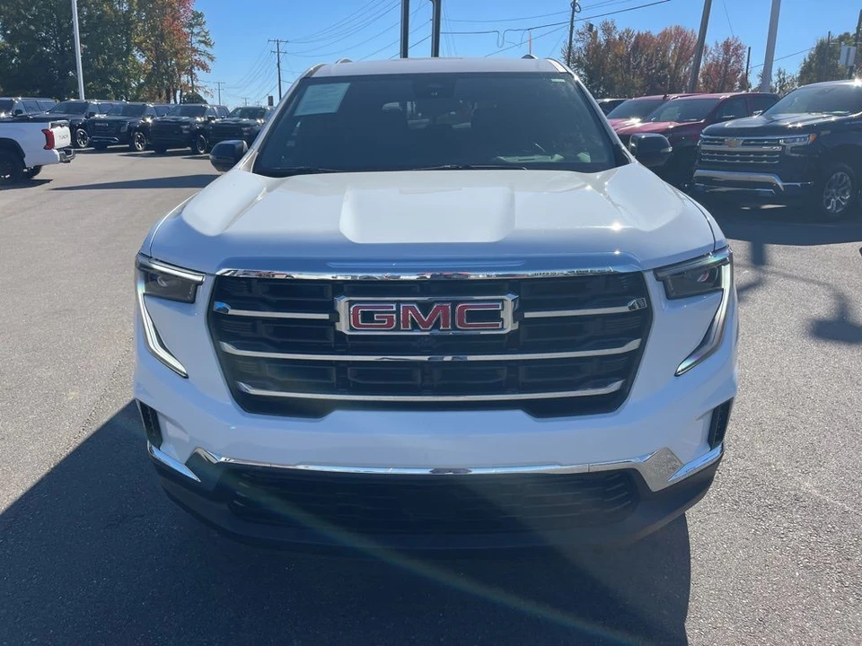 2025 GMC Acadia - Image 8 of 12
