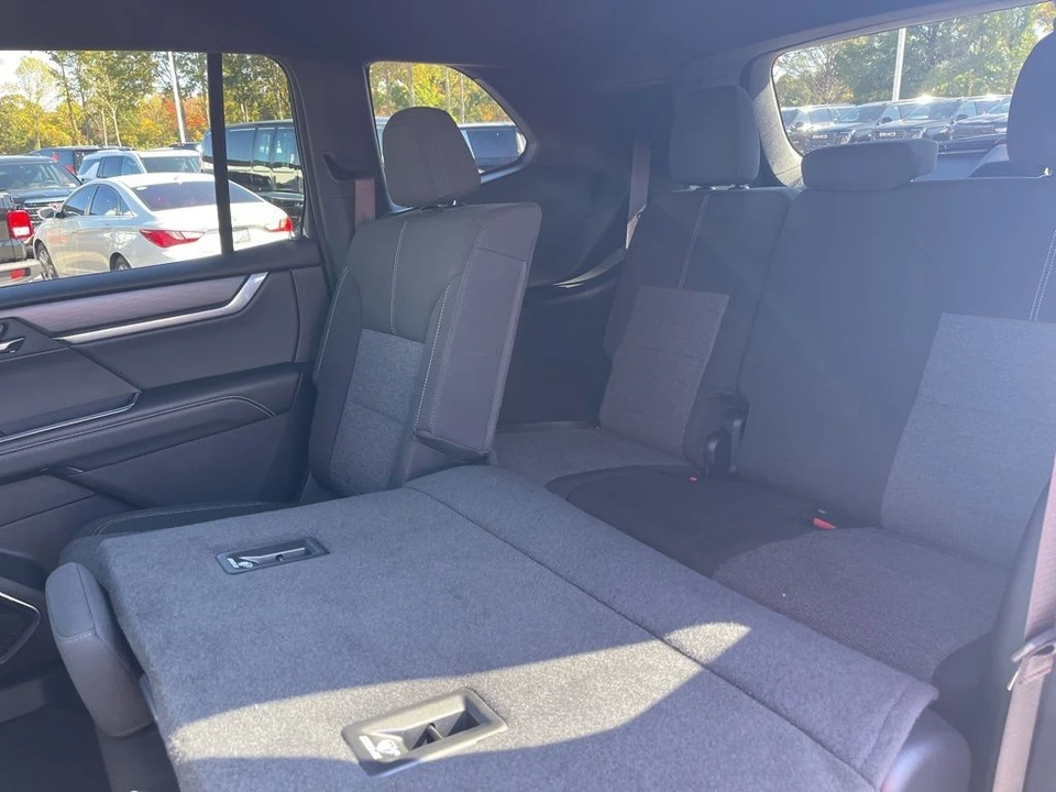 2025 GMC Acadia - Image 11 of 12