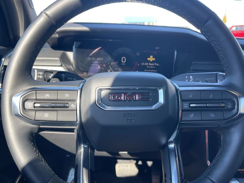 2025 GMC Acadia - Image 15 of 21