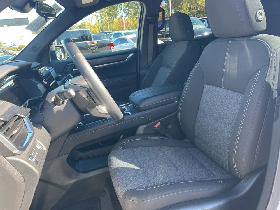 2025 GMC Acadia - Image 9 of 21