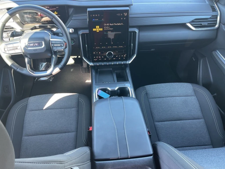 2025 GMC Acadia - Image 13 of 21