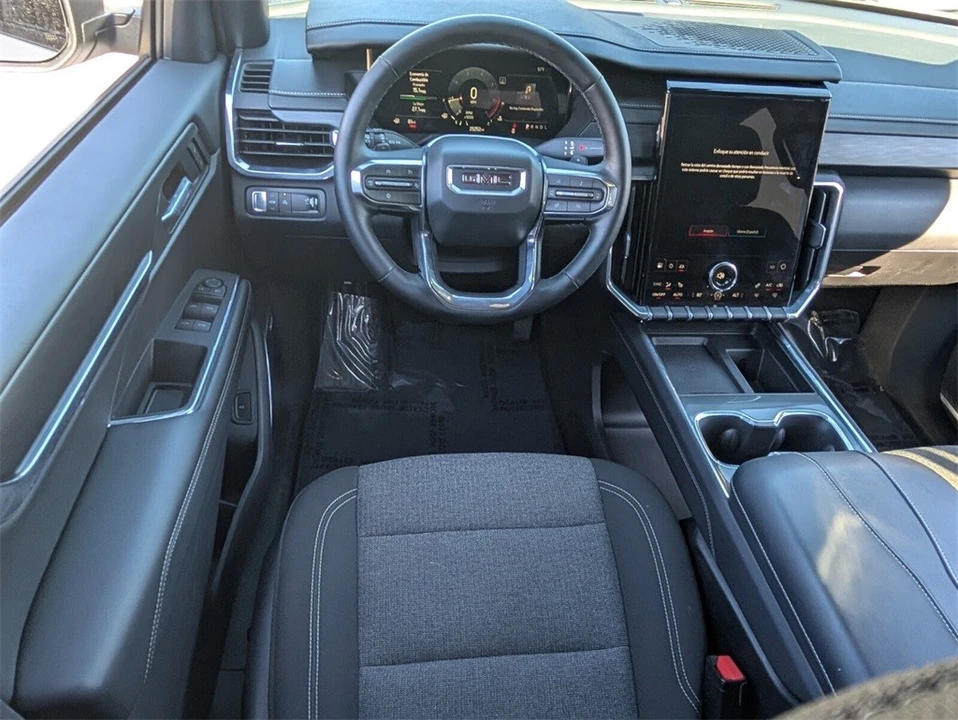 2025 GMC Acadia - Image 14 of 21