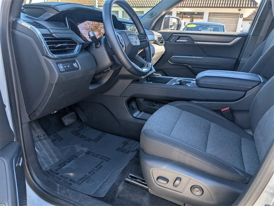 2025 GMC Acadia - Image 12 of 21