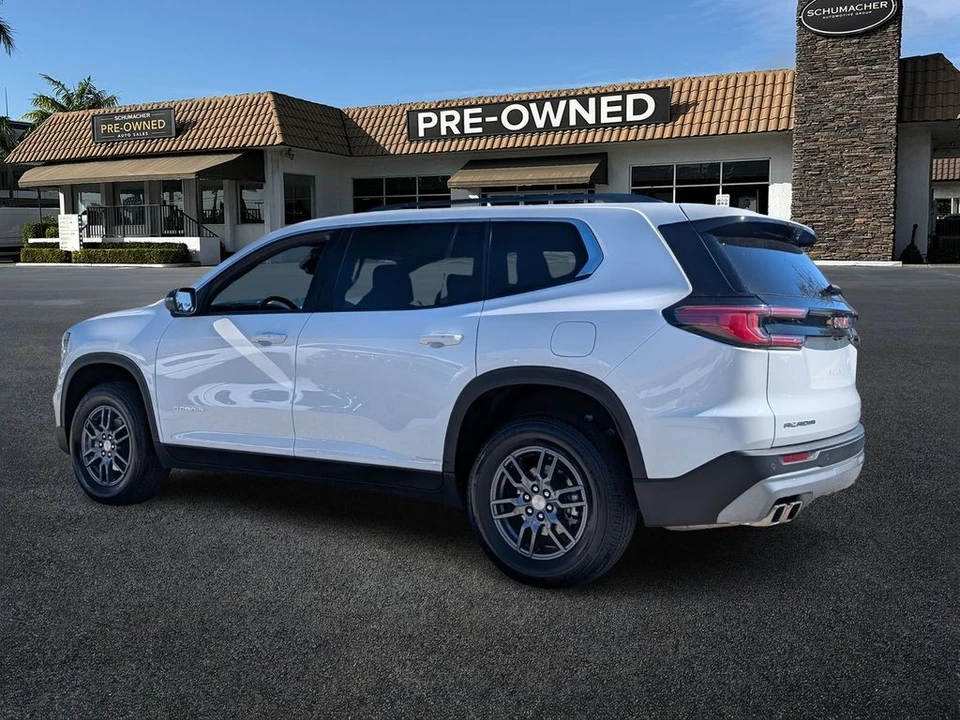 2025 GMC Acadia - Image 5 of 12