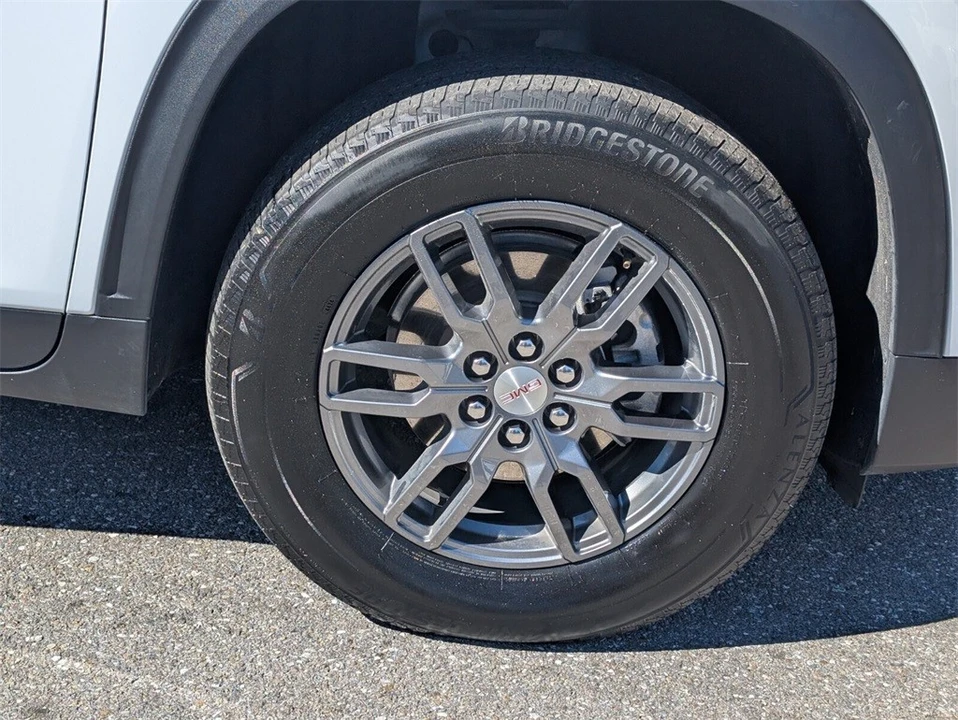 2025 GMC Acadia - Image 9 of 21