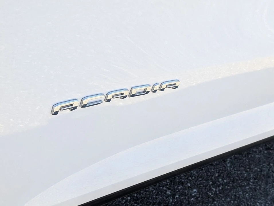 2025 GMC Acadia - Image 10 of 12