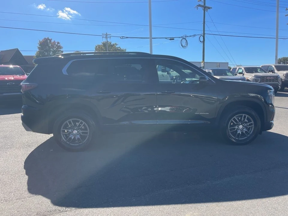 2025 GMC Acadia - Image 6 of 8