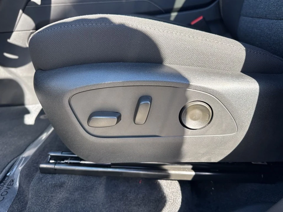 2025 GMC Acadia - Image 10 of 21