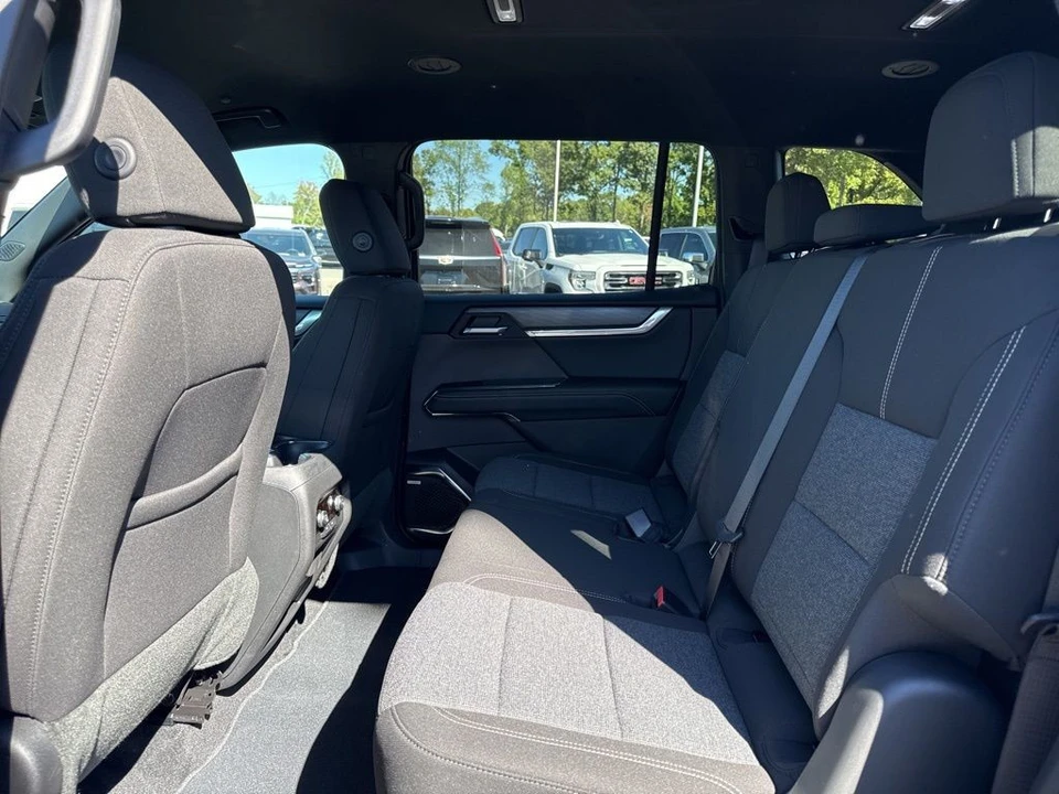 2025 GMC Acadia - Image 11 of 21