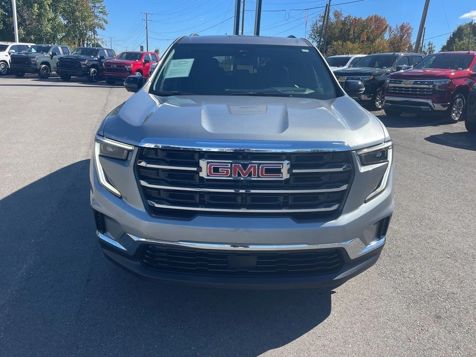 2025 GMC Acadia - Image 8 of 12