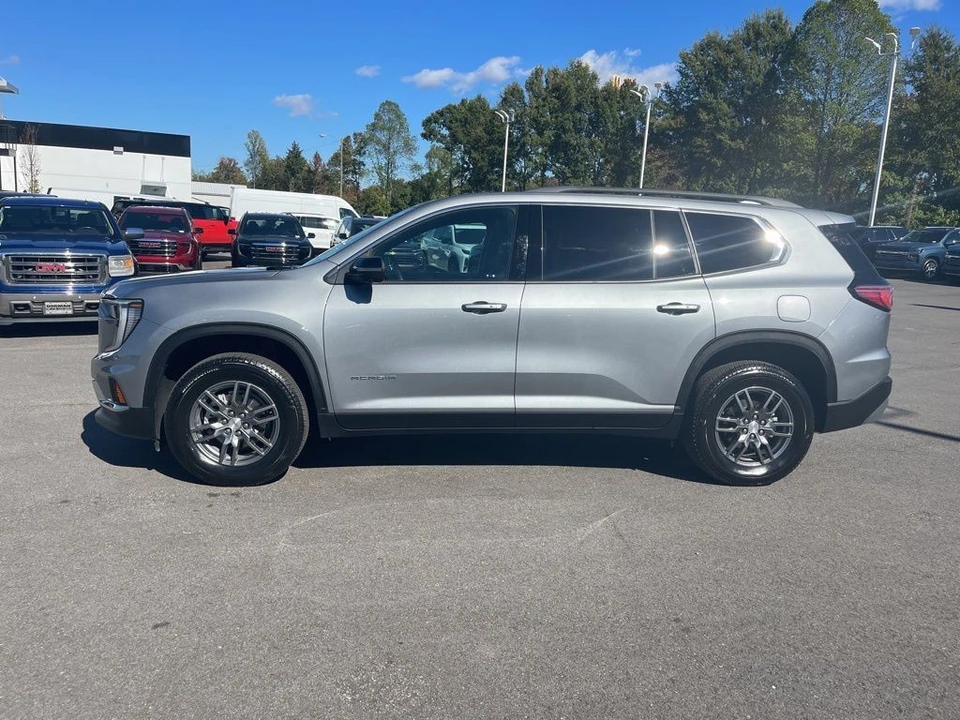 2025 GMC Acadia - Image 2 of 12