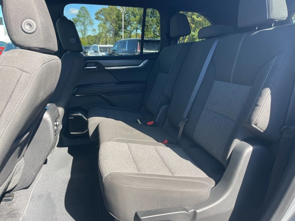 2025 GMC Acadia - Image 11 of 12