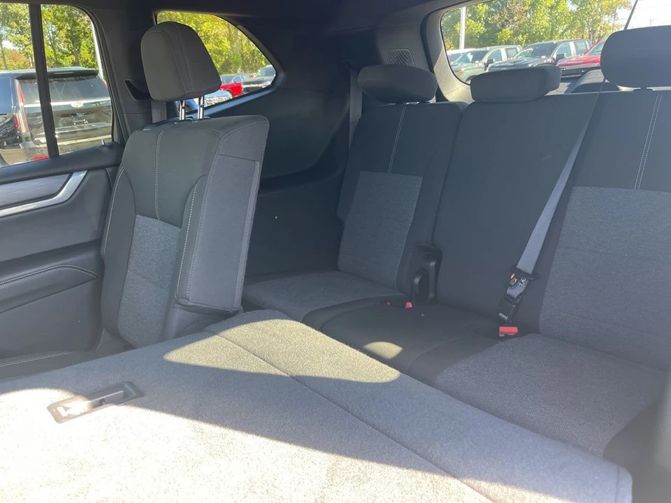2025 GMC Acadia - Image 12 of 12